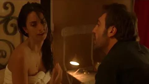 Penélope Cruz Sexy - Vicky Cristina Barcelona (2008)