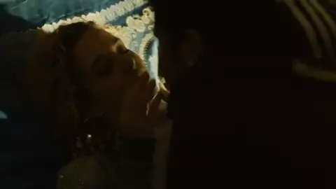 Elena Starace Nude - Gomorra s01e05 (2014)