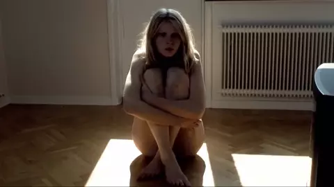 Tora Carlbaum Nude - Tank att fa vakna (2010)