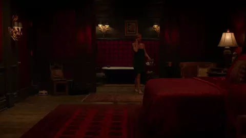 Arielle Kebbel sexy – Midnight Texas s01e01 (2017)