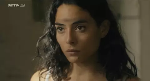 Nailia Harzoune Nude - Renaitre (2015)