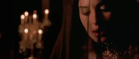 Monica Bellucci Nude - Le pacte des loups (2001)