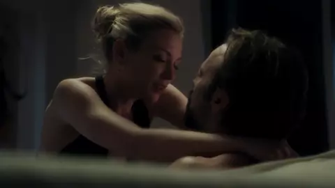 Emily Kinney, Kyra Sedgwick Sexy - Ten Days in the Valley s01e02 (2017)