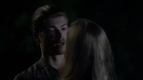 Willa Fitzgerald - Scream s01e05 (2015)