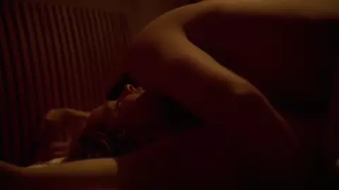 Deirdre Lovejoy nude – The Wire s01e03 (2002)