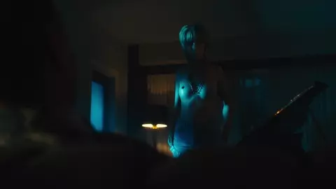 Gaite Jansen nude - Jett s01e02 (2019)