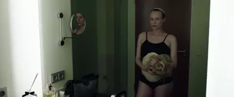 Diane Kruger nude - The Operative (2019)