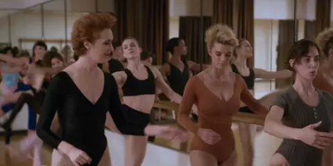 Alison Brie, Betty Gilpin, Jackie Tohn, Kate Nash nude - Glow s03e03 (2019)