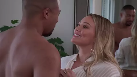 Hilary Duff nude - Younger s06e10 (2019)