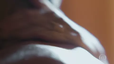 Sexy Debora Bloch naked - Segunda Chamada s01e04 (2019)