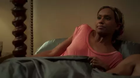 Nude Ryan Michelle Bathe - The First Wives Club s01e01 (2019)