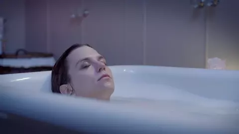 Nude Morgane Polanski - False indigo (2019)