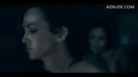 Twosome lesbian sex scene of Asian Levy Tran and Kate Siegel in The Haunting of Hill House