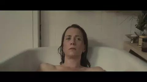 Kristen Wiig plays role of underfucked MILF who hooks up in The Skeleton Twins (2014)