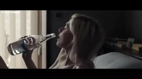 French MILF Elizabeth Debicki has oral and vaginal sex in The Burnt Orange Heresy