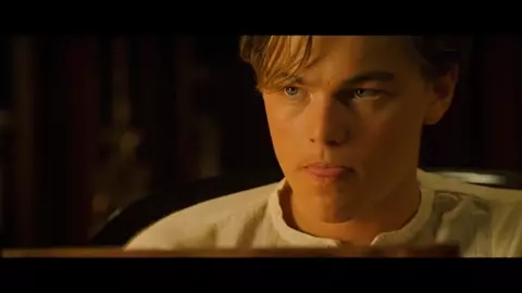 Leonardo DiCaprio loves chick's body and draws her before fucking in Titanic (1997)