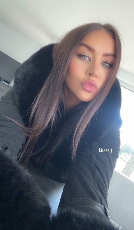 emily-cumsof-4